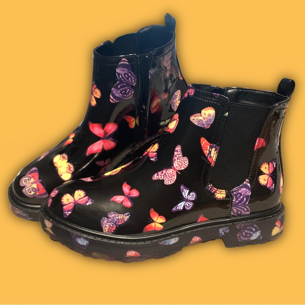 Steve Madden JCliche Butterfly Chelsea Boot in Butterfly Multi Children’s